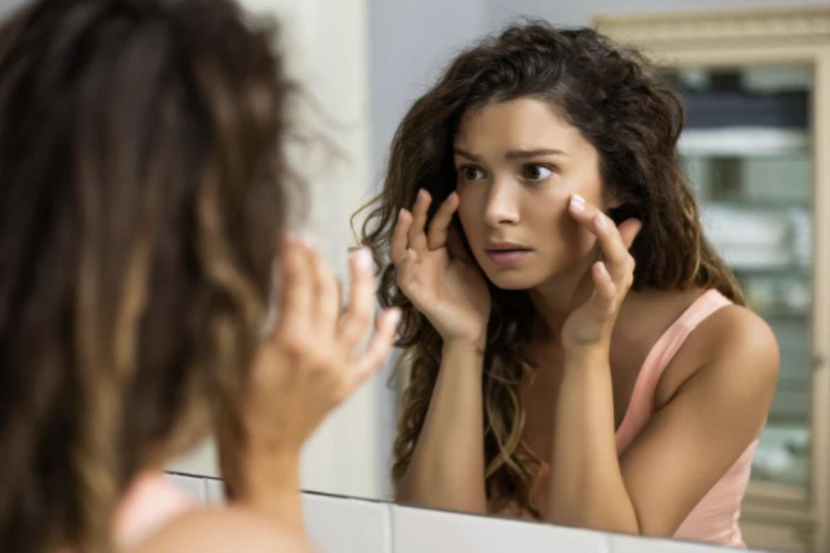 Questi problemi non solo compromettono l'estetica del viso, ma possono anche influire negativamente sull'autostima e sul benessere psicologico