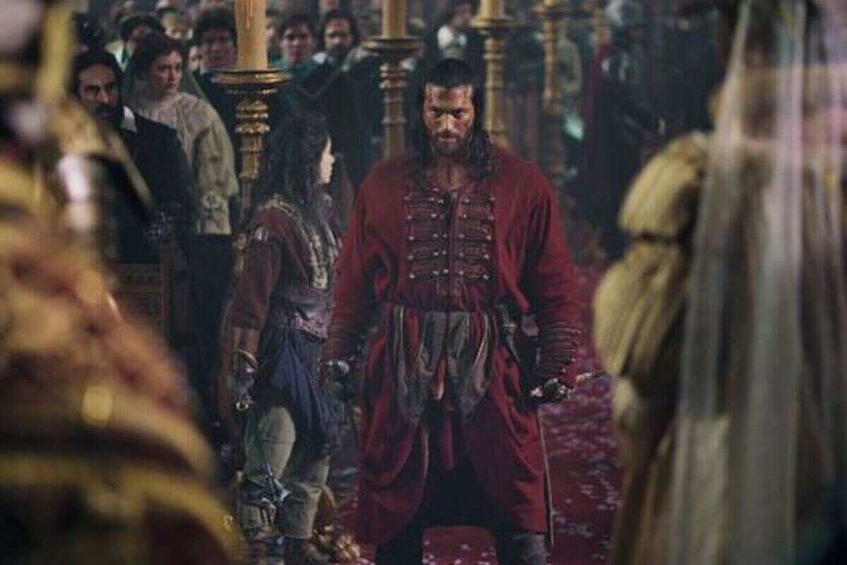 Can Yaman nella serie tv El turco