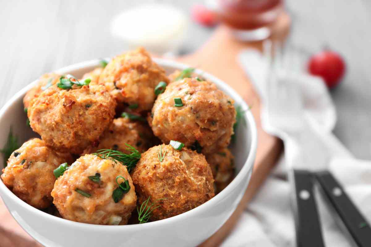 Ricetta antispreco, con broccoli e patate avanzati nascono polpette da urlo, i dettagli