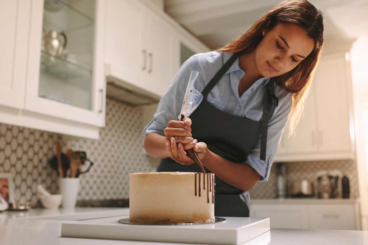 Solo 4 ingredienti per la torta più succulenta che tu abbia mai mangiat